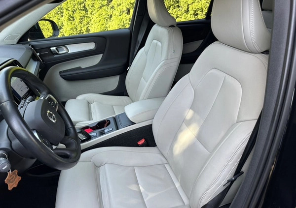 Volvo XC 40 cena 129899 przebieg: 87000, rok produkcji 2018 z Poznań małe 92